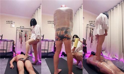 Kexin | 全身をラップで包み、体重をかけて踏みつける