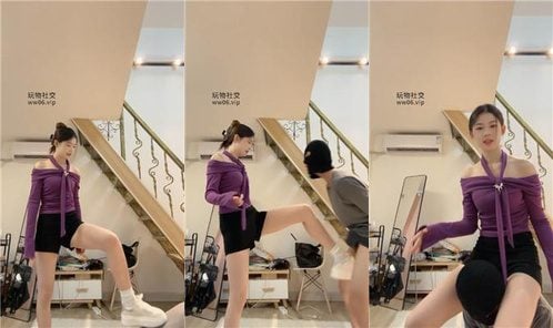 UUs | 小さな白い靴、白い靴下、そして股間を蹴るハイヒール