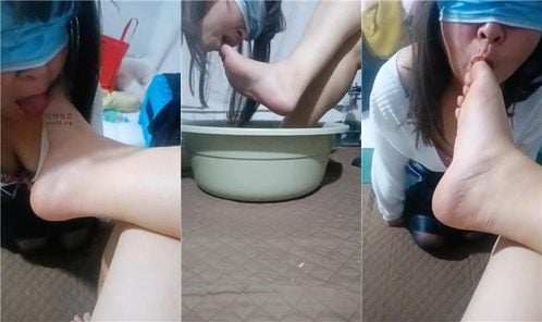 伪娘和人妻 | 蓬头垢面狗睡前伺候 JS250213-15