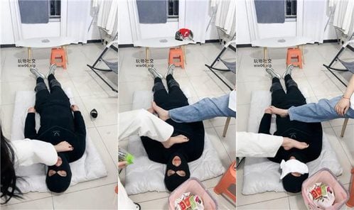 大小姐 | 甘愿做姐妹花的脚下奴 JS250219-10
