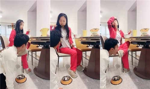 南月女神 | 人形犬脚下狗爬喂食 JS250223-31