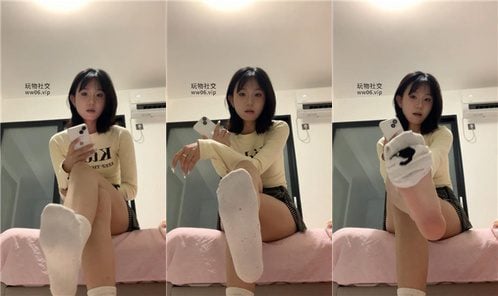 茜茜 | 白袜裸足 250206-11