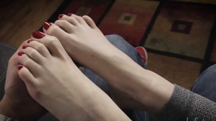 把玩舔舐姐姐的雪白完美玉足 JS250902 5