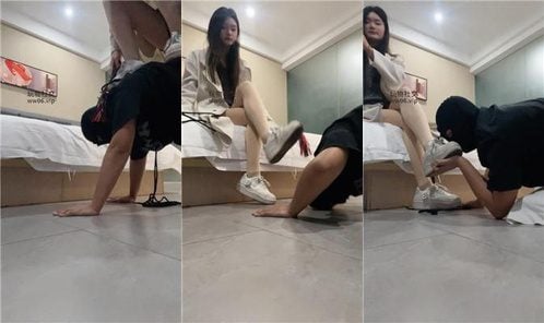 沐沐大大 | 鞭打/舔脏地板/脏小白鞋肉丝跳踩 bf49226