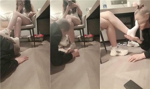 珍惜女王 | 运动鞋白袜玩虐下跪奴 JS250301-27