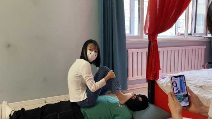 精神小妹 | 暴踹偷女生鞋的老师 JS251011 7