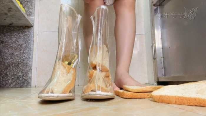 Crystal boots with bread slices inside (JS251020 6)