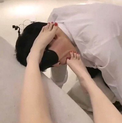 残忍女神黑丝踩脸玉足脚窒息暴力耳光 | 长靴踩头脚耳光舔脚汗 bf58675