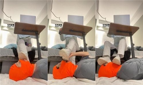 玥野兔 | 无意识-小白鞋棉袜踩狗脸 JS250401-11