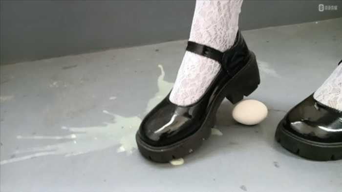 Lo shoes stepping on eggs and cookies JS251102 5
