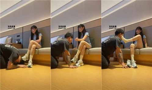Wansha | Kneeling down to clean dirty sneakers and white socks bf52624