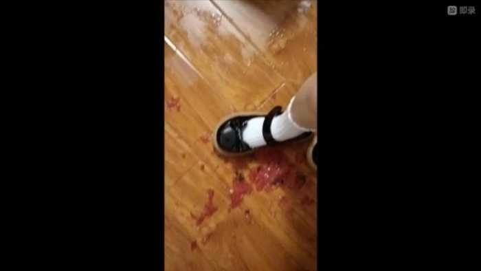 小皮鞋无意识走踩圣女果 JS251222 8