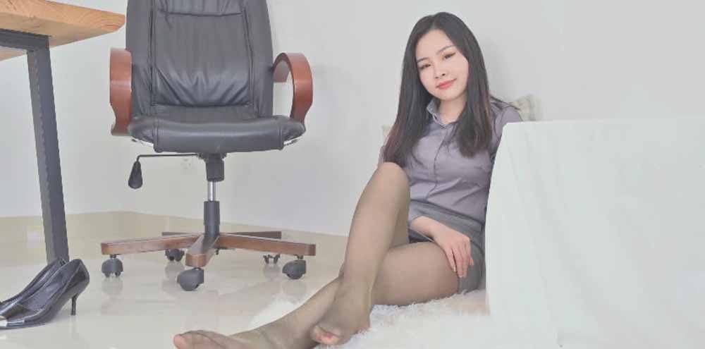 SSA丝社 | 视频 蜜桃 国产珞樱品牌金银闪光丝袜 10min 带视频