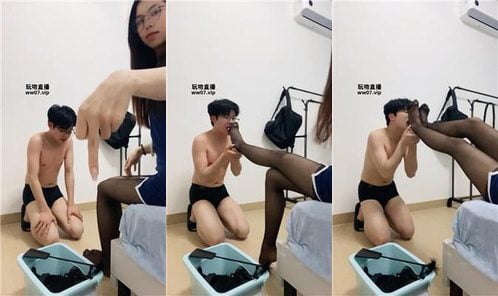 软软 | 黑丝酸臭脚蹂躏眼镜男 bf53042