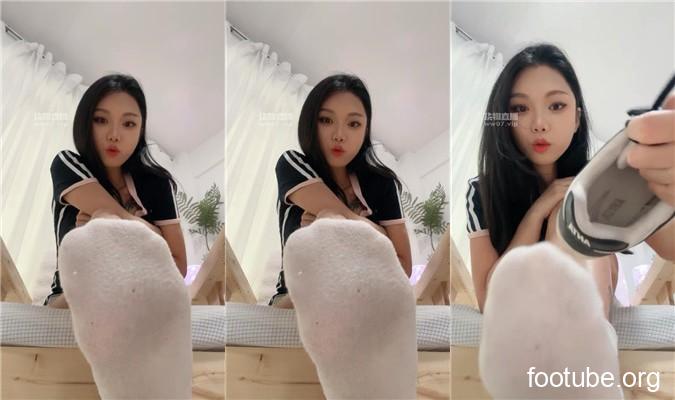 万万 运动后的臭棉袜    250530-35