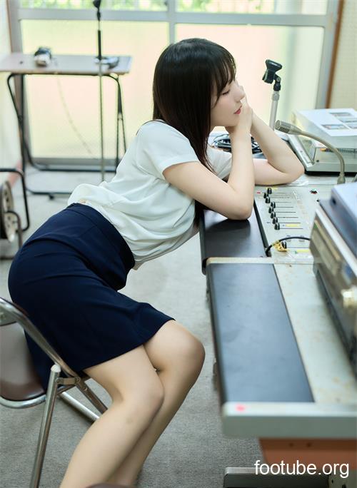 美图精选 2460-研-先生特別授業写真集 110P228M