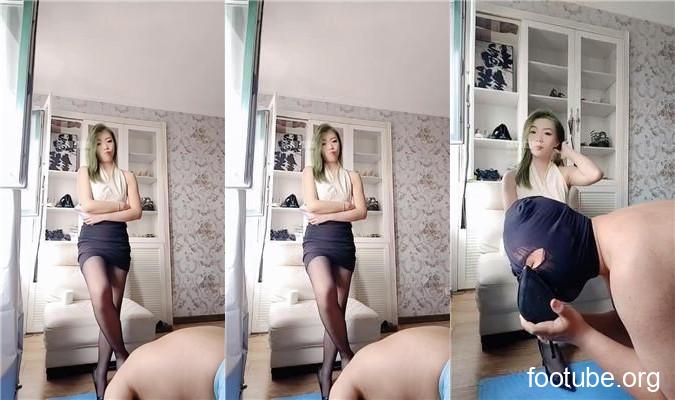 依依 跪舔洗头小妹的黑丝高跟 bf53884
