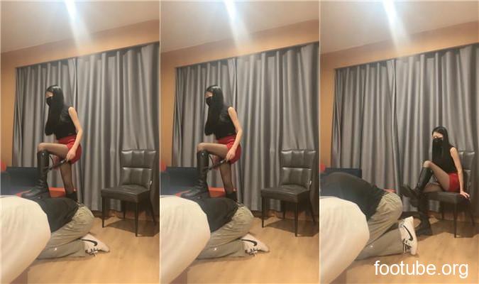 仙御 强迫男友清理脏高跟 bf54081
