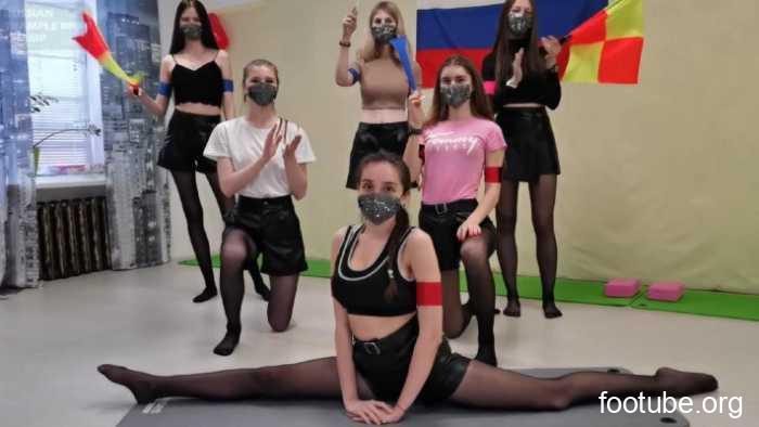 For nearly 2 hours, the Moscow Goddess Group, dressed in black stockings, went on a crazy dance, stomping on faces, using them as footrests, leg twisting, and riding. (bf61272)