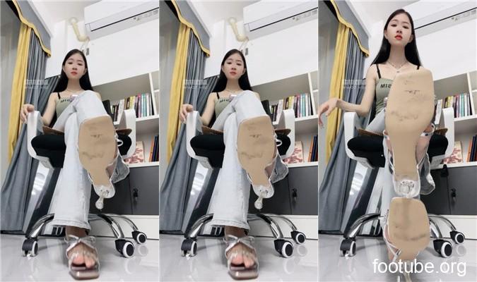 琳达 贱狗进来    250614-13