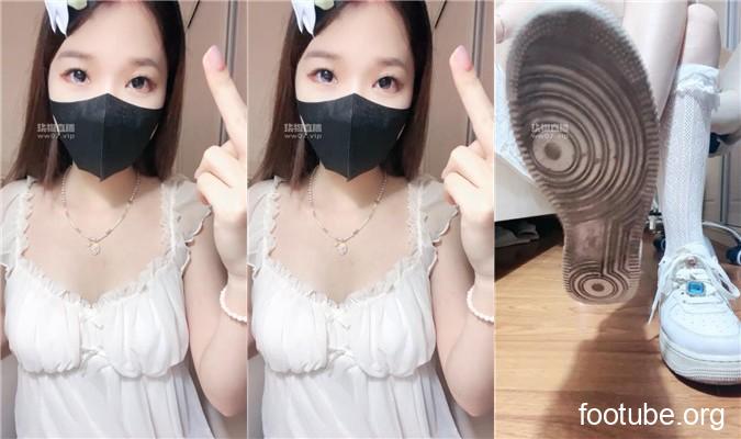 黑心爱菜主子 跪在高贵蕾丝袜短白袜脚下贡    250614-6