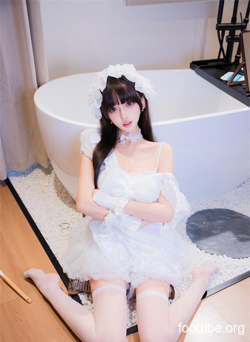 美图精选 2509-过期米线线喵-厨娘女仆 21P33M