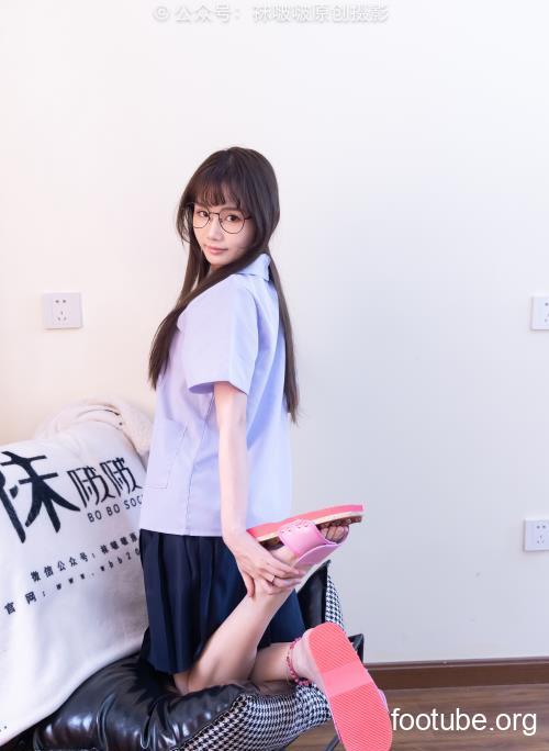 袜啵啵 NO661 甜甜圈-按摩拖鞋白棉袜裸足jk制服带视频 166P1V-684G