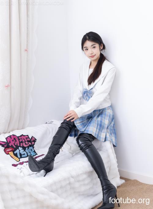 物恋传媒  No2665 青提-高跟长靴薄黑丝jk制服 154P1V-384GB