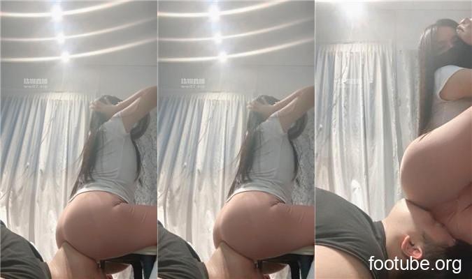 甜音 舔闻小白鞋白袜-坐脸窒息 bf54915