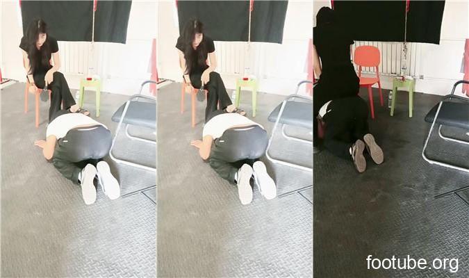 シュイシュイはひざまずいて女神に私を拷問するように懇願する JS250623-4