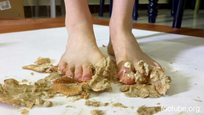 ToKNai 高挑全职模特素人与美食 足控向  YC-260421-2