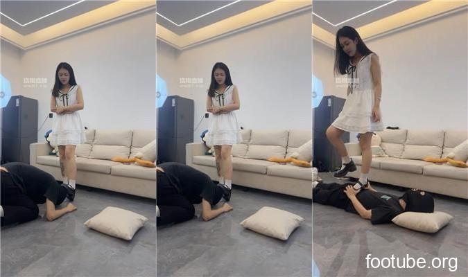 白鹭 短裙女神-皮鞋白袜踩踏 bf54477