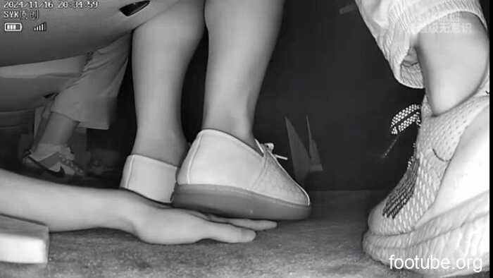 B996   无意识情侣小姐姐美腿平底鞋抬后跟踩全手 bf63184