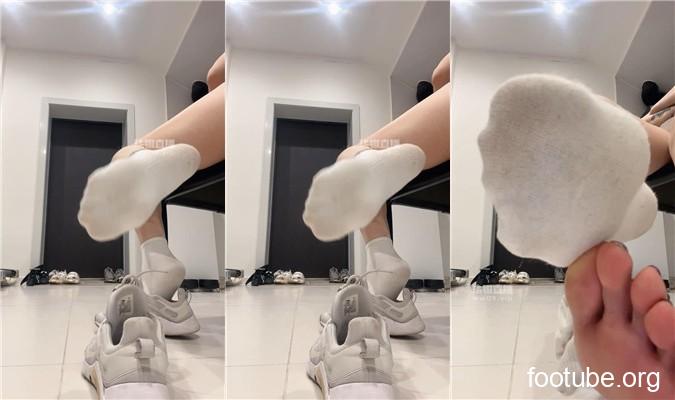 黛帝 白袜体育生搓脚泥炸    250725-30