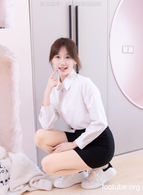 袜啵啵 NO690 香菜-板鞋厚肉丝ol制服 156P1V-573G