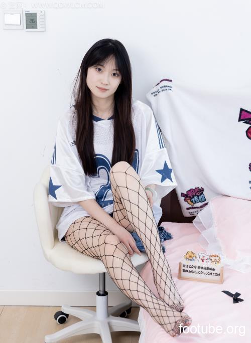 物恋传媒  No2694 山奈-板鞋黑色网袜分体牛仔裤 153P1V-368GB