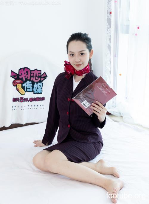 物恋传媒 No2709 小泽-皮鞋薄黑丝薄咖丝薄灰丝空姐制服 317P1V-812GB