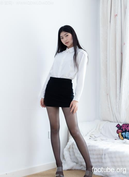 物恋传媒 No2710 包包-高跟凉鞋薄黑丝薄肉丝裸足ol制服 265P1V-507GB