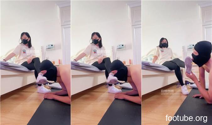 小妮 运动后原味鞋袜辱-踩踏 bf55958