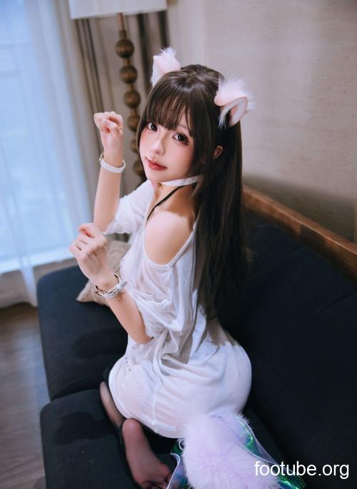 美图精选 2646-日奈娇-家里的猫 31P69M