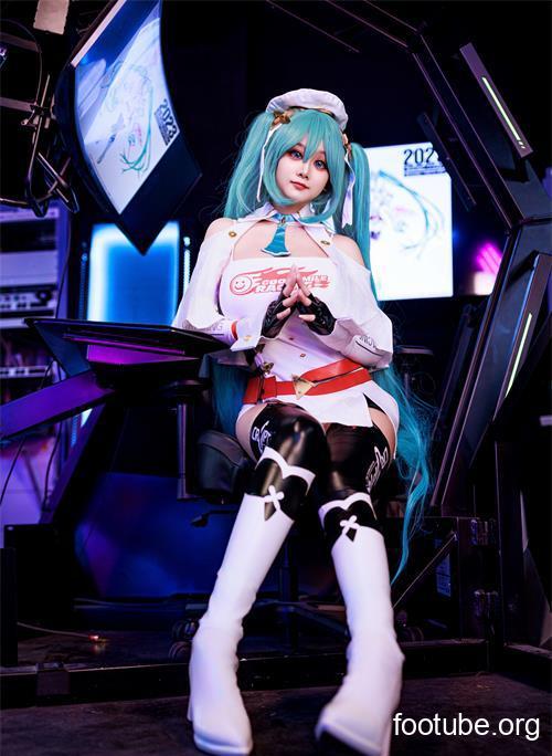 美图精选 2653-阿雪雪-初音未来赛车服 31P62M