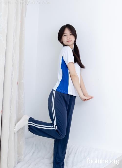 物恋传媒 No2735 萌萌-白棉袜裸足校服 155P1V-375GB