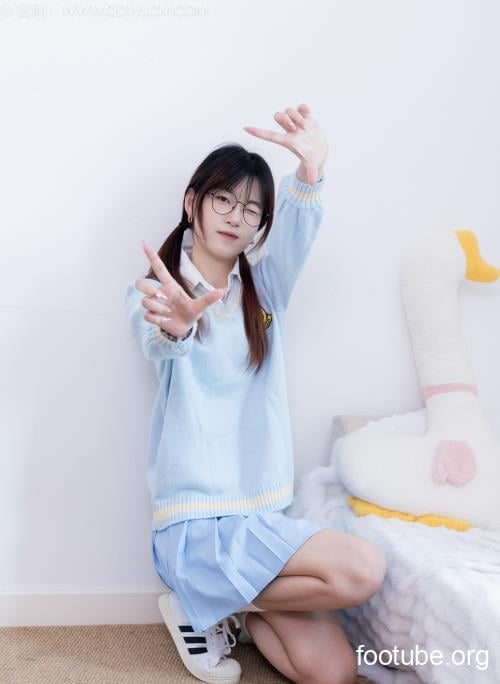 物恋传媒 No2737 雪芽-板鞋白棉袜裸足jk制服 155P1V-344GB