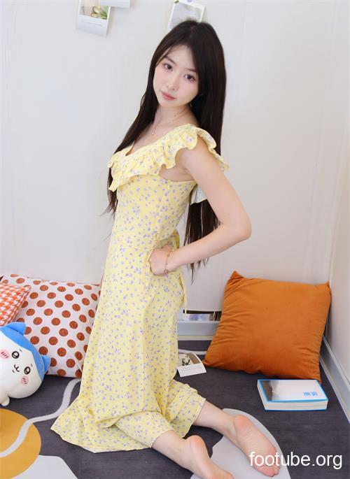 绮梦摄影 No318 依依 289P560M