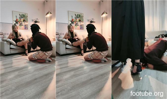 苏苏女王 精神小妹玉足踩踏喂食 JS251006-7