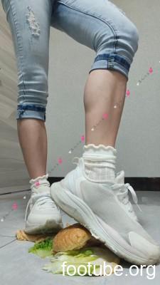 兰儿小主 打工奴族的口粮 踩踏实物 YC-260627-4